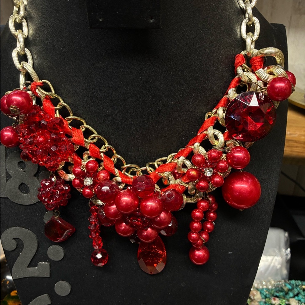 Elegant Red and Gold Statement Necklace